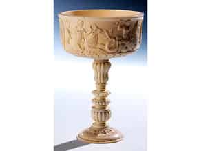 Detail images:   Pokal in Elfenbein mit figürlicher Reliefschnitzerei