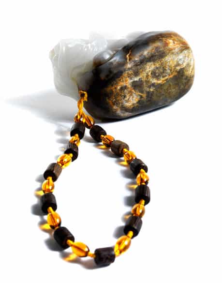 Detailabbildung:  Feine Jadefigur eines Elefanten mit Affen