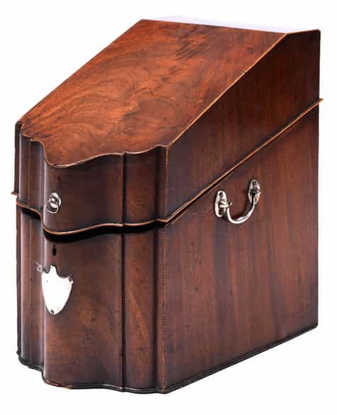 Detailabbildung: Seltener Satz von 36 Besteckteilen mit Meissener Porzellangriffen