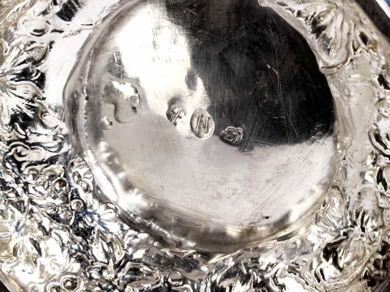 Detailabbildung:  Silberner Bartmannskrug