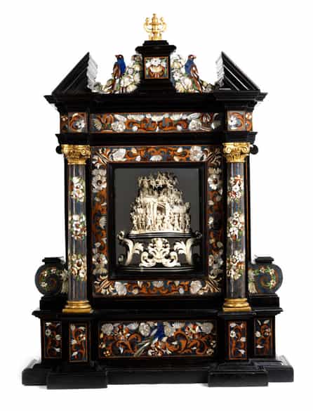 Detailabbildung: Bedeutender, musealer Altarschrein mit Schnitzgruppe von Leonard van der Vinne, tätig in Florenz im Kreis der Werkstatt von Granducali, zwischen 1659 und 1713