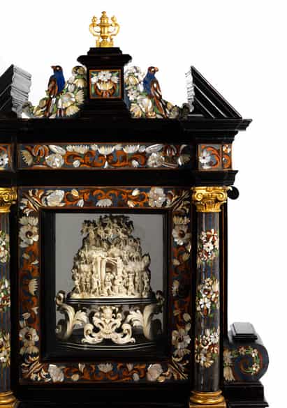 Detailabbildung: Bedeutender, musealer Altarschrein mit Schnitzgruppe von Leonard van der Vinne, tätig in Florenz im Kreis der Werkstatt von Granducali, zwischen 1659 und 1713
