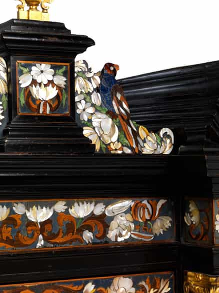 Detailabbildung: Bedeutender, musealer Altarschrein mit Schnitzgruppe von Leonard van der Vinne, tätig in Florenz im Kreis der Werkstatt von Granducali, zwischen 1659 und 1713