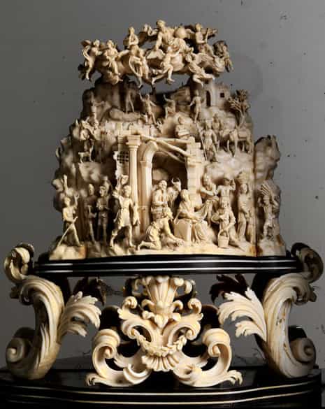 Detailabbildung: Bedeutender, musealer Altarschrein mit Schnitzgruppe von Leonard van der Vinne, tätig in Florenz im Kreis der Werkstatt von Granducali, zwischen 1659 und 1713