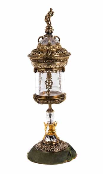 Detailabbildung:  Silbermontiertes Deckelgefäß