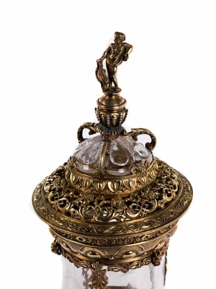 Detailabbildung:  Silbermontiertes Deckelgefäß