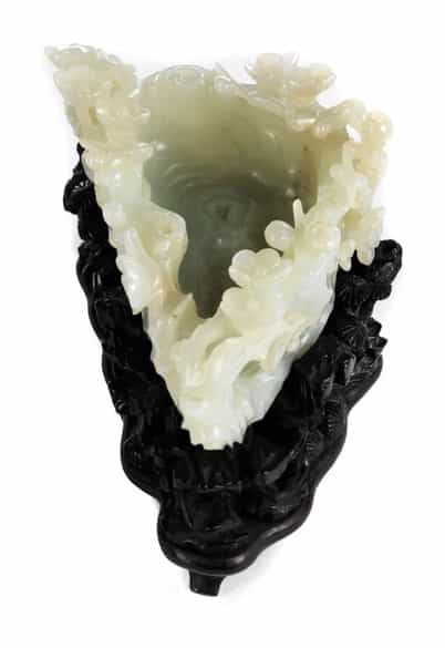 Detailabbildung:  Jadegeschnitzter Pinselwascher