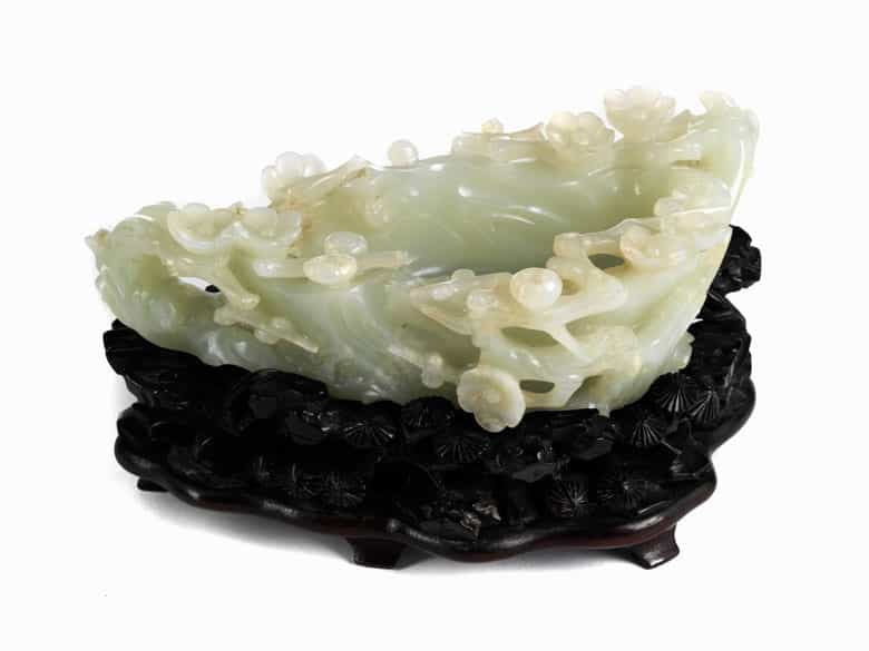 Detailabbildung:  Jadegeschnitzter Pinselwascher