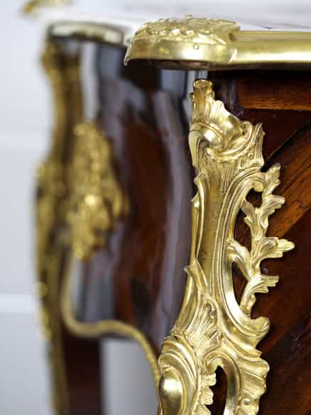 Detailabbildung: Elegantes Louis XV-Bureau Plat à double face