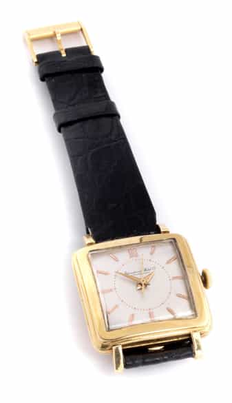 Detailabbildung:  Quadratische IWC in Gold