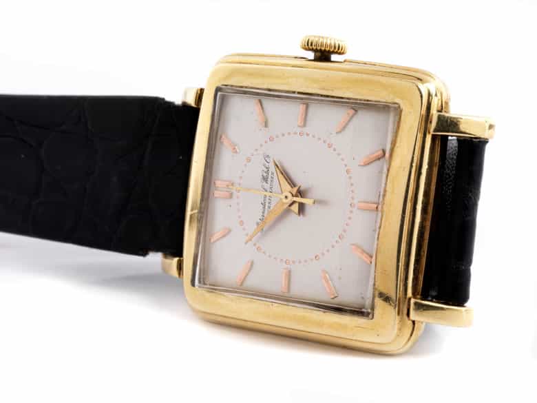 Detailabbildung:  Quadratische IWC in Gold