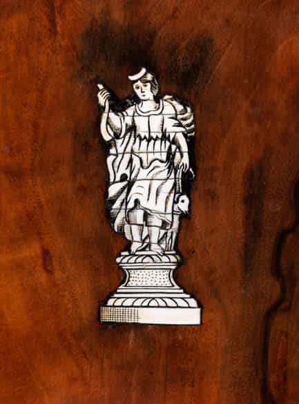 Detailabbildung: Barocke Aufsatzvitrine