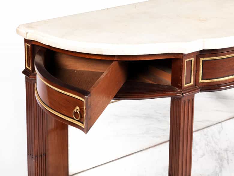 Detailabbildung: Paar klassizistische Konsolen