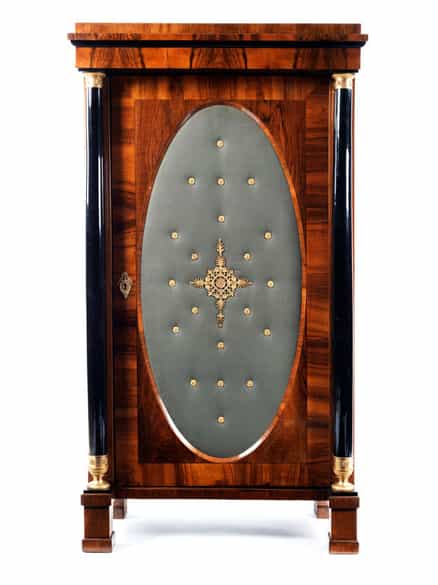 Detailabbildung: Paar elegante Empire-Schränke