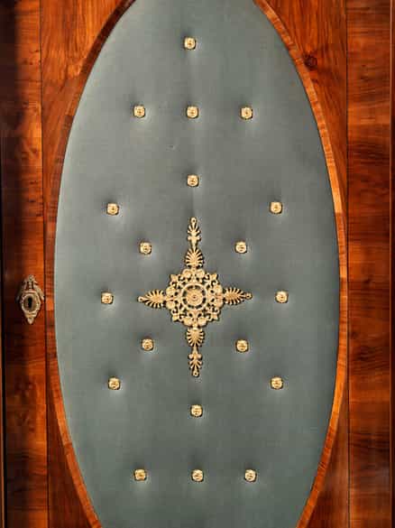 Detailabbildung: Paar elegante Empire-Schränke