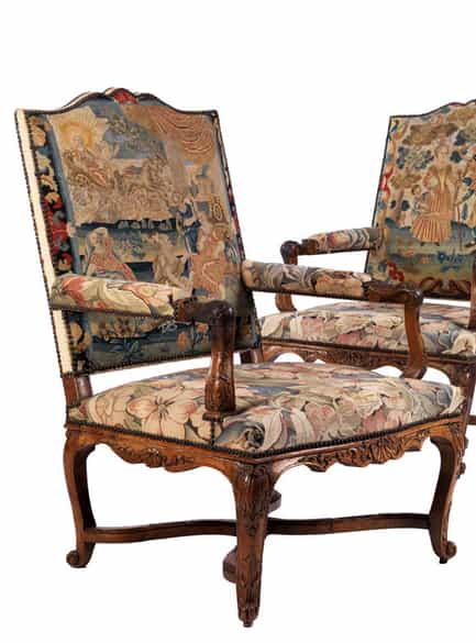 Detailabbildung: Paar elegante Régence-Armlehnsessel mit Gobelinbezügen
