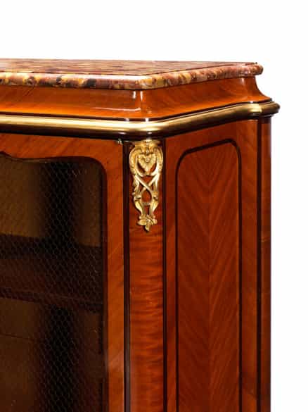 Detailabbildung: Napoleon III-Bibliothek