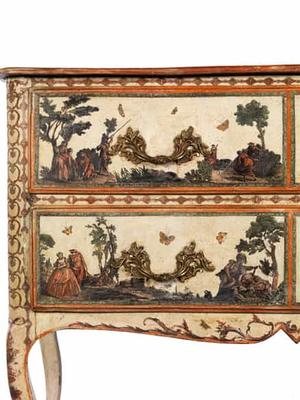 Detailabbildung: Rokoko-Kommode mit Arte-Povera-Dekoration