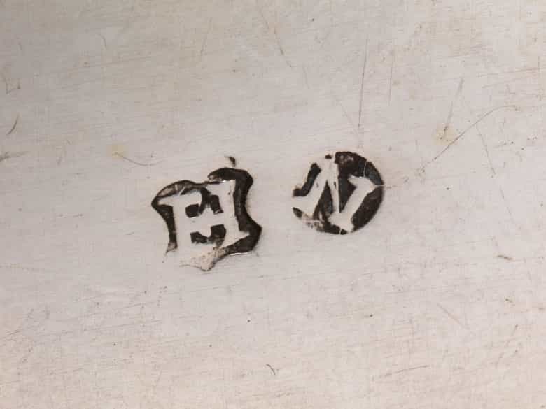 Detailabbildung: Kleine Runddeckeltruhe