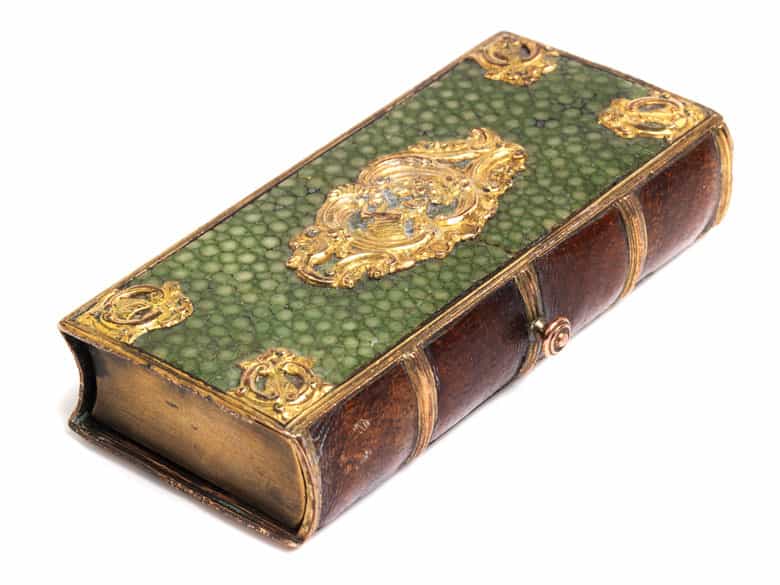 Detailabbildung: Außergewöhnliches kleines Schmuckkästchen in Form eines Buches