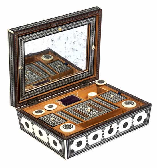 Detailabbildung: Indische Schatulle