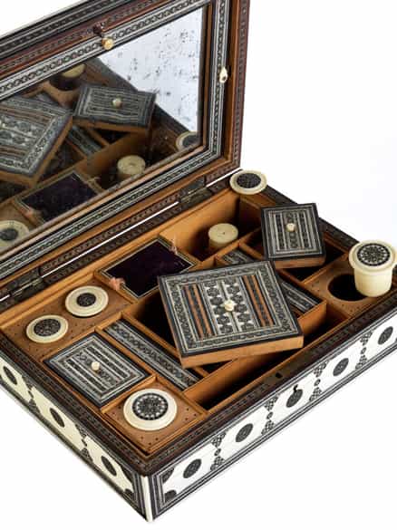 Detailabbildung: Indische Schatulle