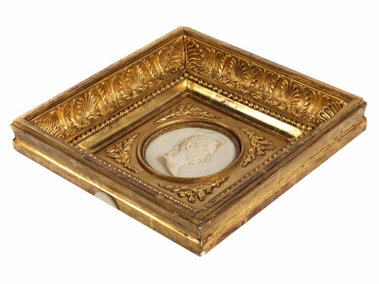 Detailabbildung: Alabasterrelief mit der Darstellung Franz’ I. von Österreich