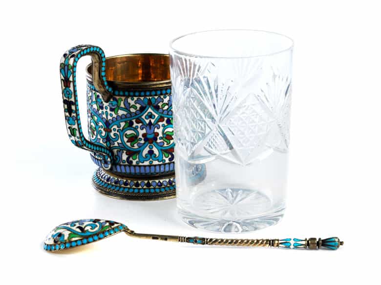 Detailabbildung:  Moskauer Cloissonné-Teeglas mit Löffel