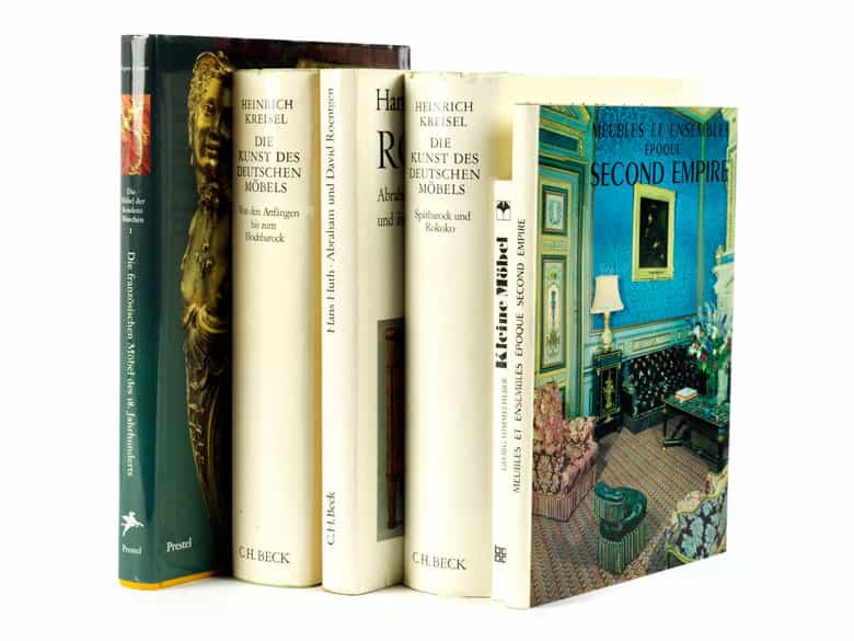 Detailabbildung:  Konvolut von sechs Büchern zum Thema Möbel