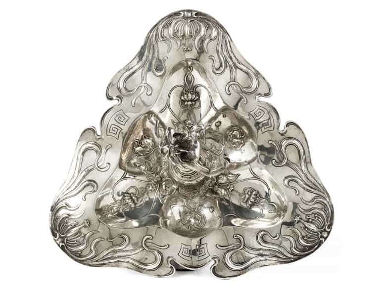 Detailabbildung:  Silberner Tafelaufsatz