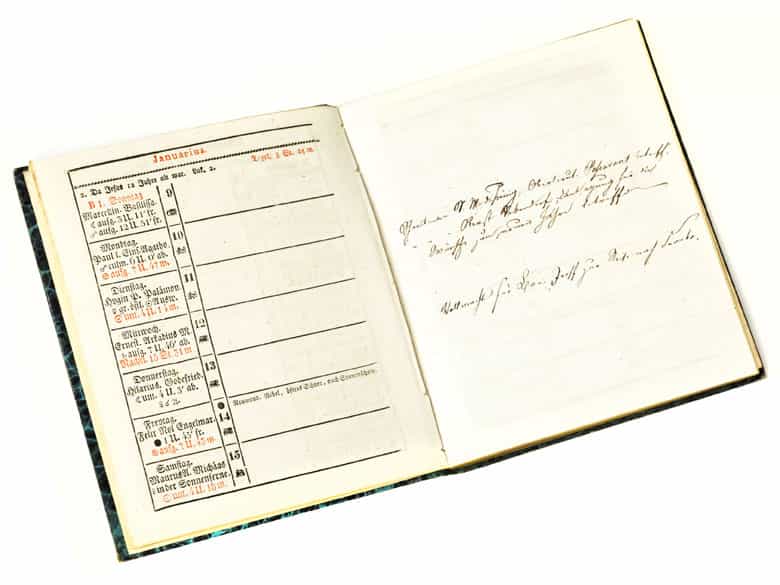 Detailabbildung: Vier Kalender aus Schloss Tegernsee, teils mit handschriftlichen Notizen