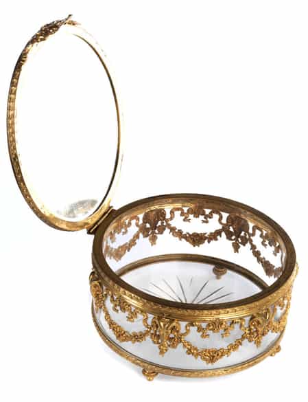 Detailabbildung:  Russische Damentoilett-Dose