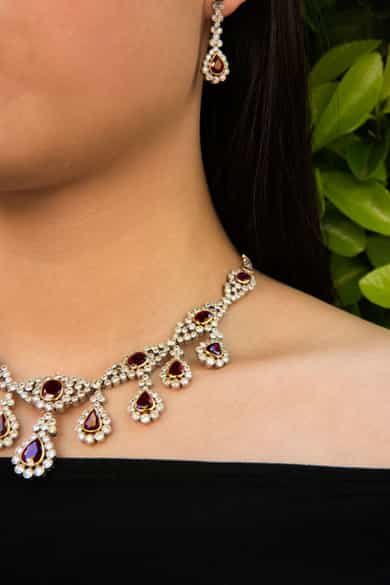 Detailabbildung: Rubin-Diamantcollier und Ohrhänger