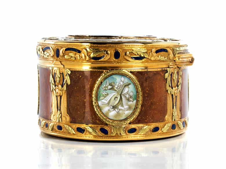 Detailabbildung: Museale außerordentlich elegante und qualitätsvolle Golddose „En trois couleurs“