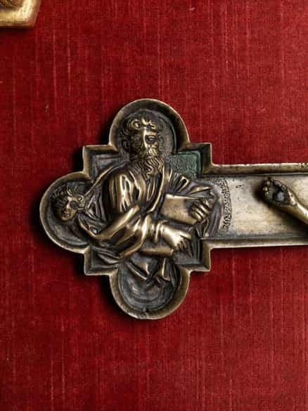 Detailabbildung: Bronzekreuz