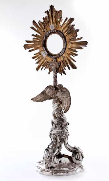 Detailabbildung: Barocke Silbermonstranz in Futteral