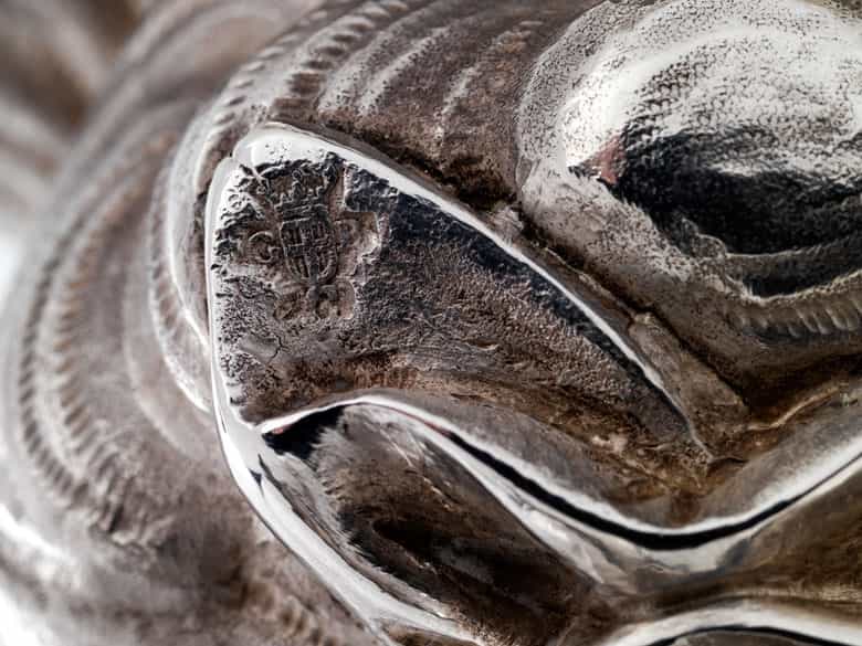 Detailabbildung: Barocke Silbermonstranz in Futteral