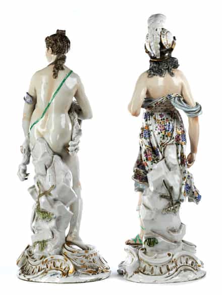 Detailabbildung: Paar große Porzellanfiguren weiblicher mythologischer Gestalten