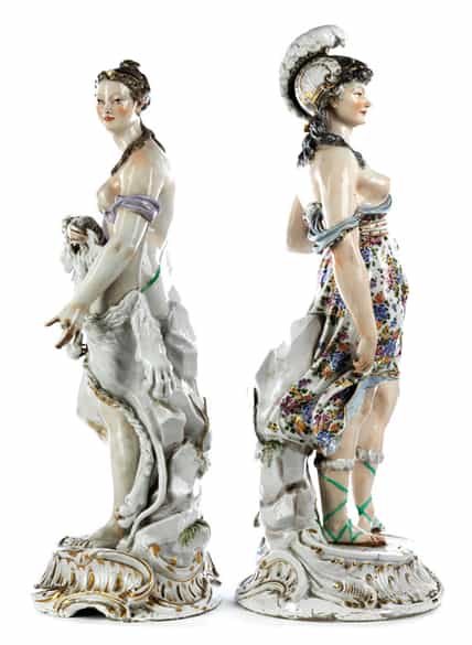 Detailabbildung: Paar große Porzellanfiguren weiblicher mythologischer Gestalten