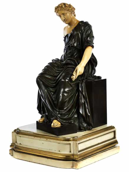 Detailabbildung: Sitzende Schicksalsgöttin „Tyche“