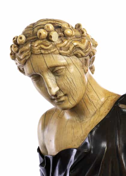 Detailabbildung: Sitzende Schicksalsgöttin „Tyche“