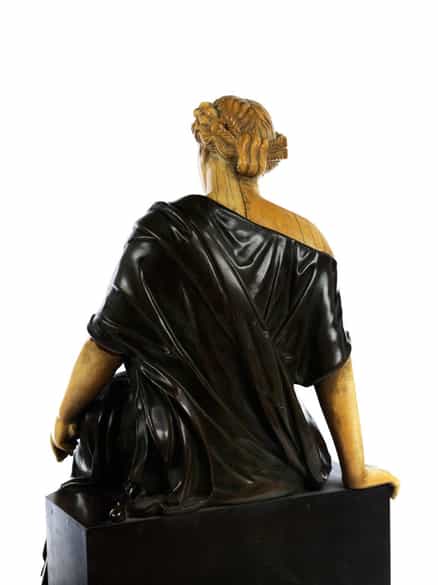 Detailabbildung: Sitzende Schicksalsgöttin „Tyche“