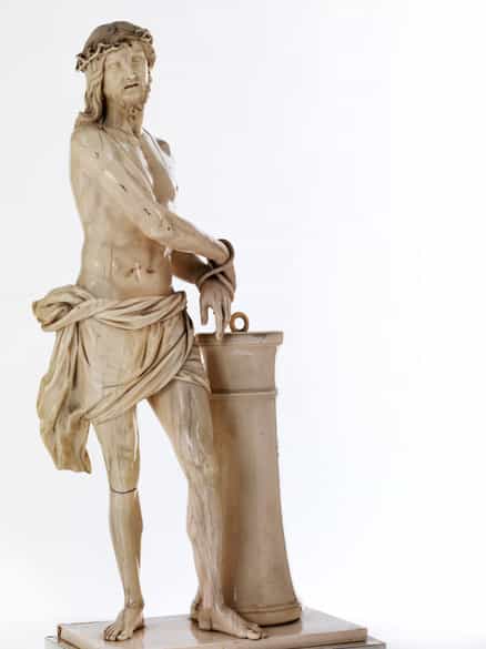 Detailabbildung: Große Elfenbein-Schnitzfigur eines Christus an der Geisselsäule