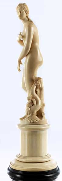 Detailabbildung: Venusstatuette in Elfenbein