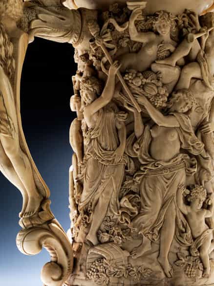 Detailabbildung: Großer Elfenbeinhumpen mit Bacchanal
