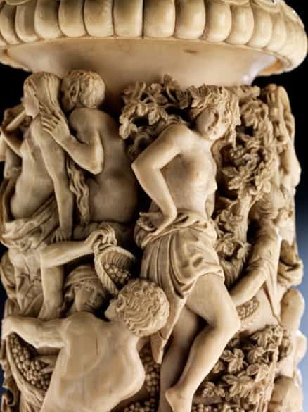 Detailabbildung: Großer Elfenbeinhumpen mit Bacchanal