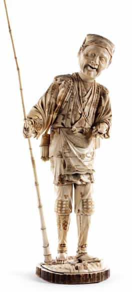 Detailabbildung: Große japanische Elfenbeinfigur eines Fischers