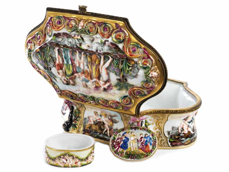 Detailabbildung: Große Capodimonte-Porzellandeckeldose und kleine ovale Dose