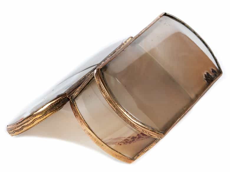 Detailabbildung: Französische Achattabatière mit Goldmontierung