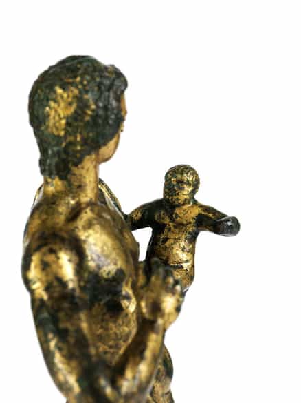 Detailabbildung: Museale, vergoldete Bronzestatuette eines „Hermes Dionysophoros”